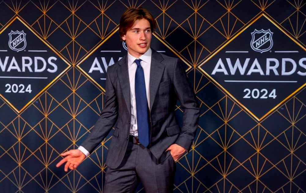 Macklin Celebrini arrives for hockey's NHL Awards, Thursday, June 27, 2024, in Las Vegas. THE CANADIAN PRESS/AP-L.E. Baskow