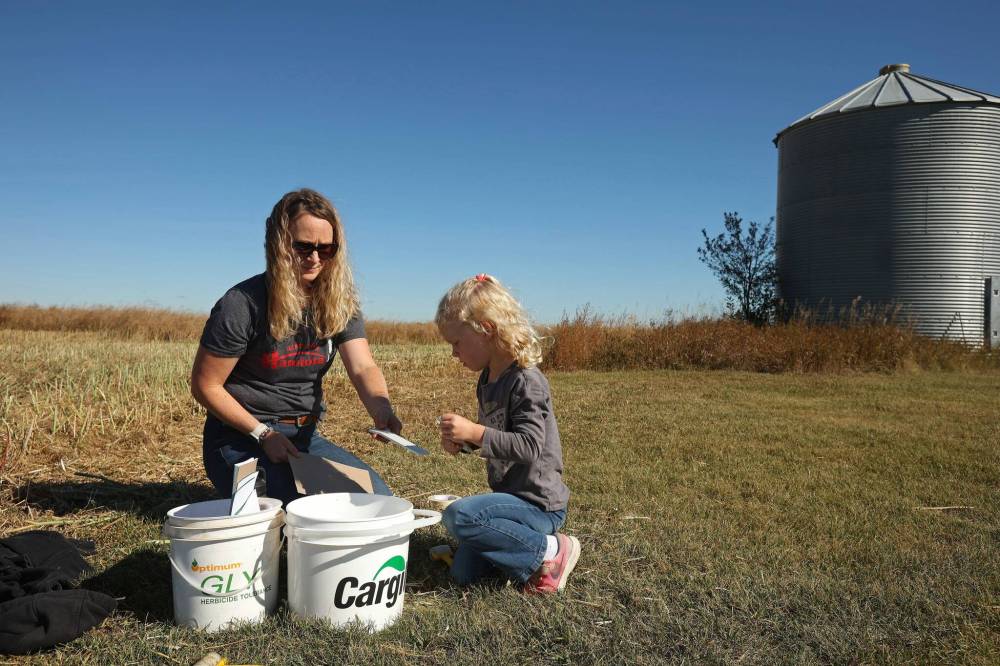 Hamiota fundraiser taps allwomen crew Brandon Sun
