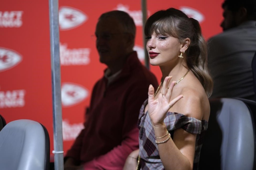 Taylor Swift arrives before the start of an NFL football game between the Kansas City Chiefs and the New Orleans Saints, in Kansas City, Mo., Monday, Oct. 7, 2024. THE CANADIAN PRESS/AP-Charlie Riedel