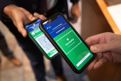 Ravi Kahlon, then-B.C. minister of jobs, economic recovery and innovation, has his provincial COVID-19 vaccine card scanned before a meal at a restaurant in Delta, B.C., Wednesday, Sept. 15, 2021. THE CANADIAN PRESS/Darryl Dyck