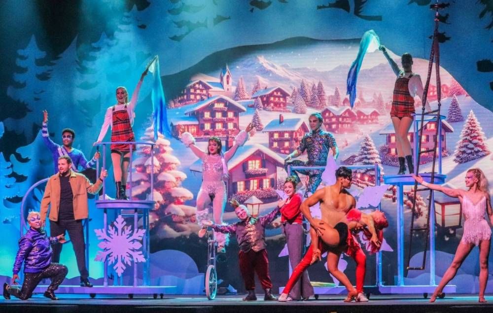Casey Martin Klein (far left in tan jacket), is associate director and one of the performers with Cirque Musica’s Holiday Wonderland. The Holiday Wonderland show comes to Westoba Place in Brandon, Tuesday at 7:30 p.m. (Submitted)