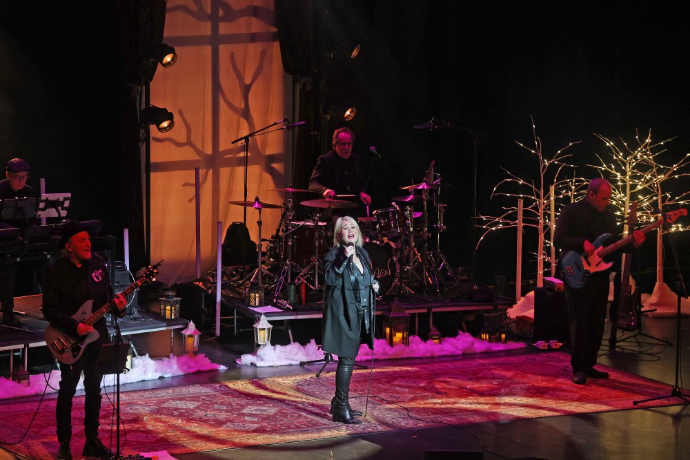 Multi-award winning singer/songwriter and member of the Order of Canada Jann Arden performs at a sold-out show at the Western Manitoba Centennial Auditorium with her band on Monday evening. Arden was in Brandon as part of her Christmas tour through Western Canada. She has won eight Juno Awards, was awarded the Queen’s Diamond Jubilee Medal, and received a star on Canada’s Walk of Fame, among other accolades. (Tim Smith/The Brandon Sun)