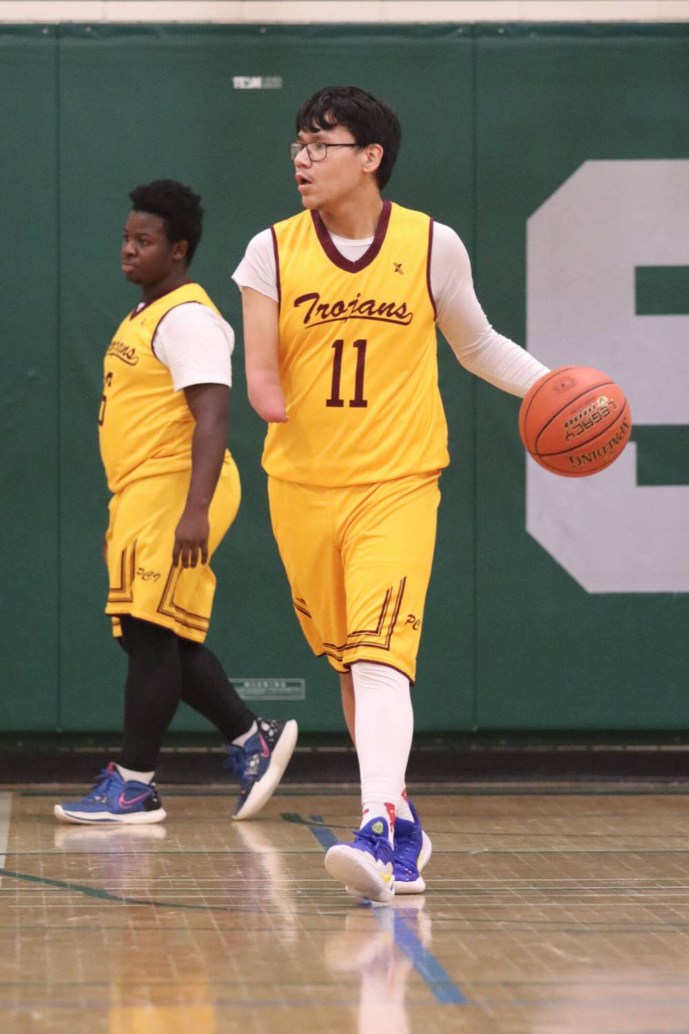 Portage’s Brayden Prince dribbles the ball against Neelin on Friday afternoon action of the BSSI. (Matt Packwood/The Brandon Sun)