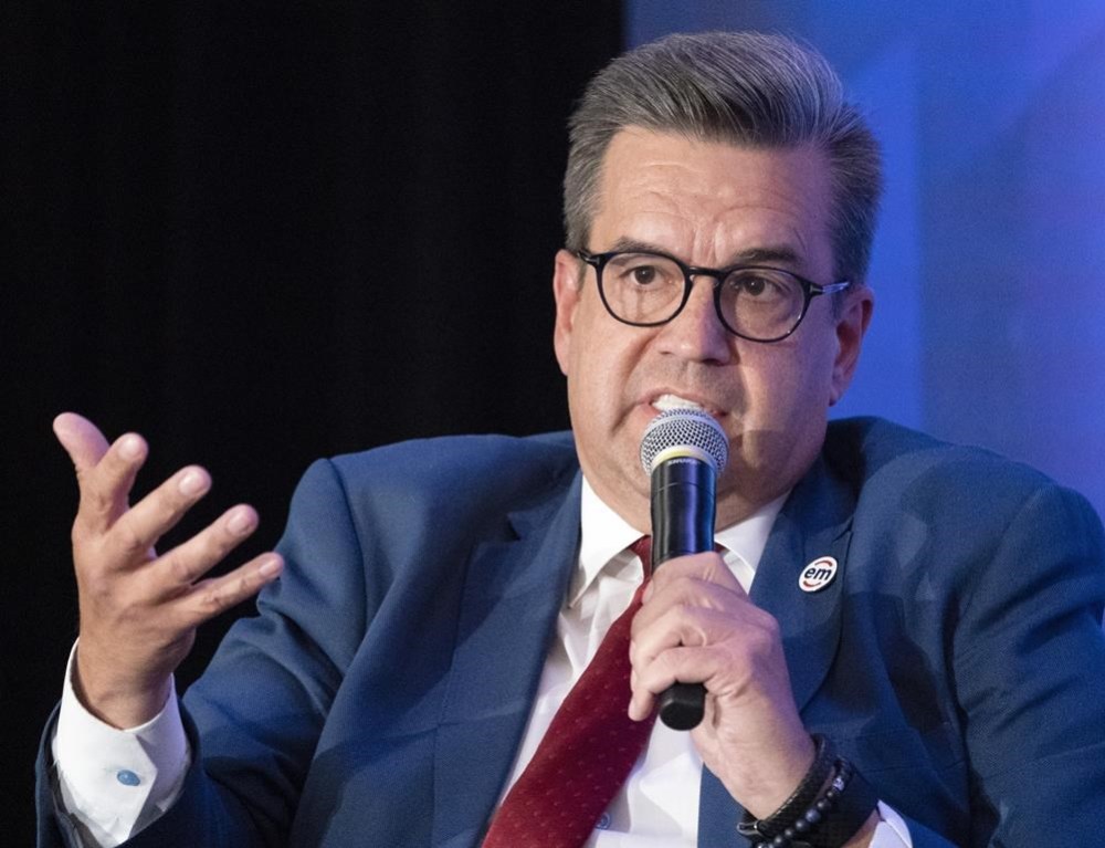 Montreal mayoral candidate Denis Coderre takes part in a debate with Valérie Plante, Wednesday, Sept. 29, 2021, in Montreal. Former Montreal mayor Coderre has officially applied to enter the race to lead the Quebec Liberal Party.THE CANADIAN PRESS/Ryan Remiorz