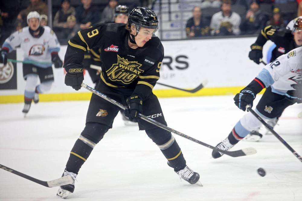 Jaxon Jacobson of the Brandon Wheat Kings plays the puck action against the Portland Winterhawks at Westoba Place on Friday evening. (Tim Smith/The Brandon Sun)