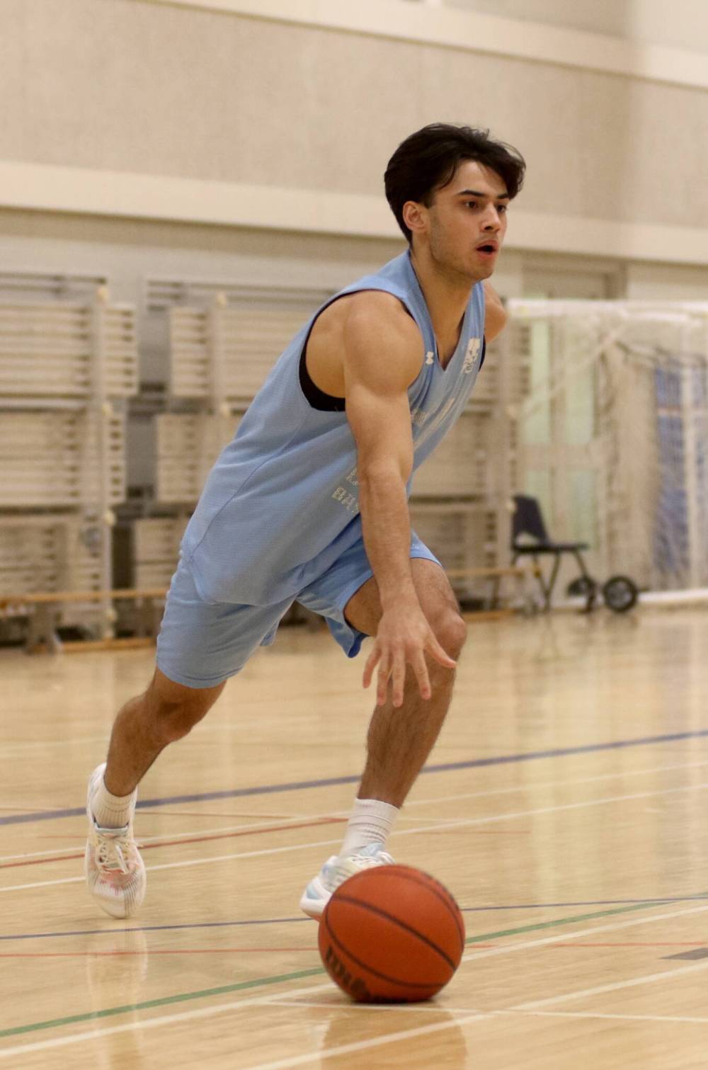 Travis Hamberger drives to the hoop during Brandon University men's basketball practice at Henry Champ Gymnasium on Wednesday. (Thomas Friesen/The Brandon Sun)