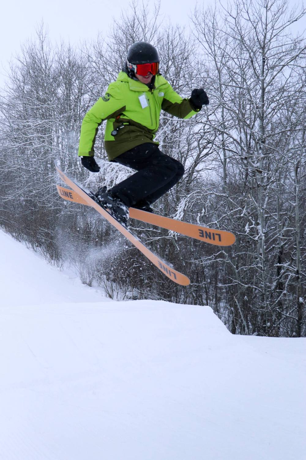 Freestyle FUNdamentalz coach Logan Unger shows off some of his abilities to his young group of students aged eight to 12 at Holiday Mountain. (Matt Packwood/The Brandon Sun)