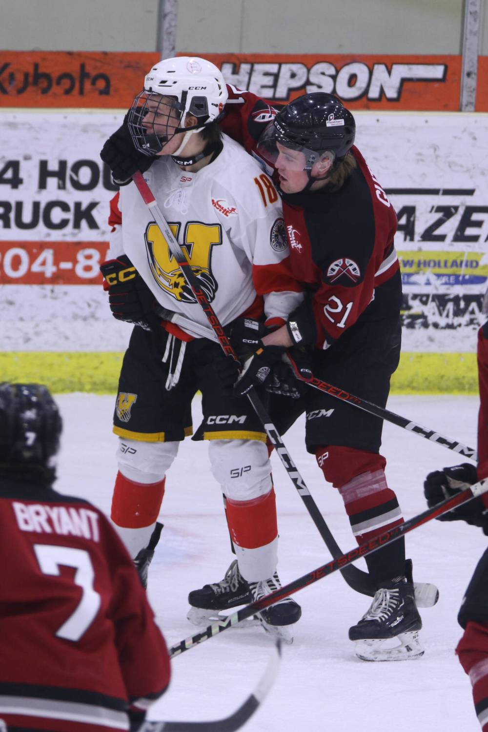 Not the biggest guy in the league, but not afraid to mix it up, Virden's Ethan Guthrie ties up Wayway's Mikey Thomas. (Matt Packwood/The Brandon Sun)