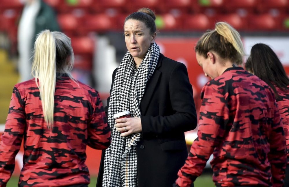 Manchester United manager Casey Stoney talks to her players during their English Women's Super League soccer match with Aston Villa in Walsall, England, Dec. 5, 2020. (AP Photo/Rui Vieira, File)