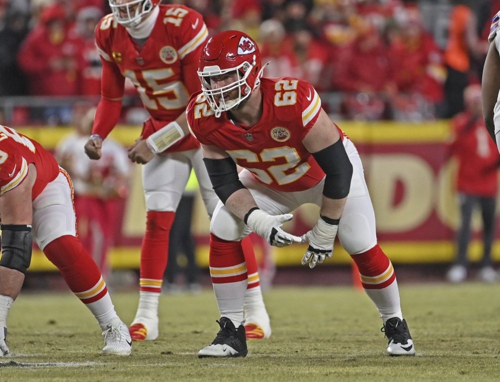 FILE - Kansas City Chiefs guard Joe Thuney (62) gets set on the line before the play during the AFC Championship NFL football game against the Buffalo Bills Sunday, Jan. 26, 2025, in Kansas City, Mo. (AP Photo/Peter Aiken, File)