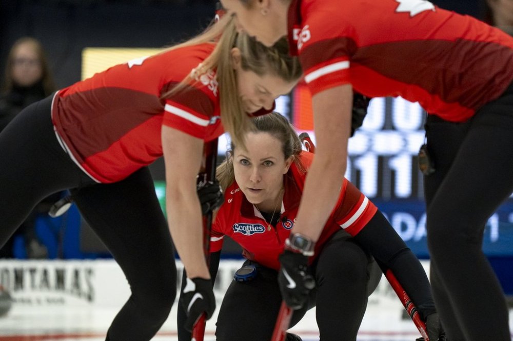 Team Canada skip Rachel Homan delivers a rock against Manitoba in her teams quarterfinal victory during the Scotties Tournament of Hearts action in Thunder Bay, Ont., Saturday, Feb. 22, 2025. THE CANADIAN PRESS/David Jackson