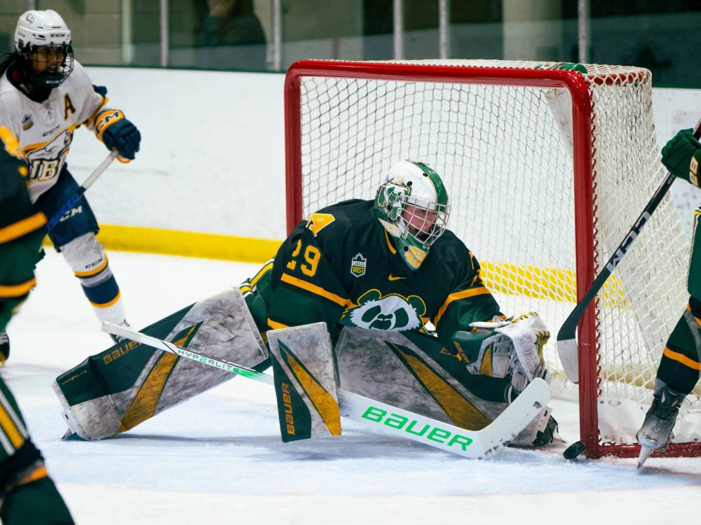University of Alberta Pandas goaltender Grace Glover (29) comes across the net as the puck sits on the post during a game against the UBC Thunderbirds at Clare Drake Arena on Oct. 25. Glover was named Canada West’s goaltender of the year after posting a 1.08 goals against average and .948 save percentage with a 17-5-0-0 record. (Jason Yuen/University of Alberta)