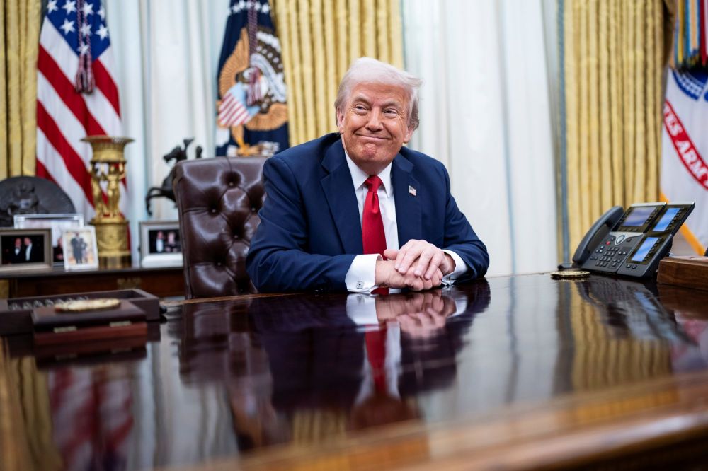 U.S. President Donald Trump in the Oval Office. Trump's idea to allow immigrants to buy their way into the U.S. has brought out the scammers. (The Washington Post)