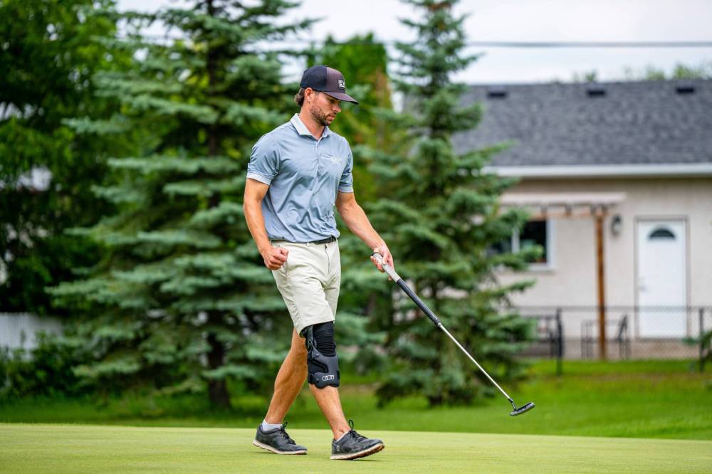 Brandon’s Drew Jones, shown during the 2024 Golf Manitoba men’s amateur, leads by one shot entering the final round of the 2025 edition. (Winnipeg Free Press files)