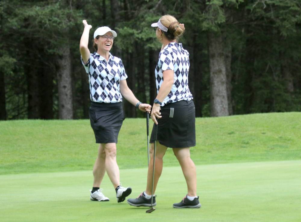 Dorelle Fulton, left, and Kandis Matthews took the No. 2 seed in the ladies scramble championship flight. (Thomas Friesen/The Brandon Sun)
