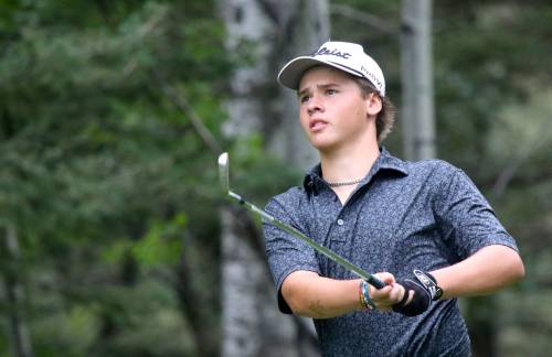 Hunter Oakden beat Cole Temple 1 up on Wednesday to advance to the Tamarack golf tournament junior final. (Thomas Friesen/The Brandon Sun)
