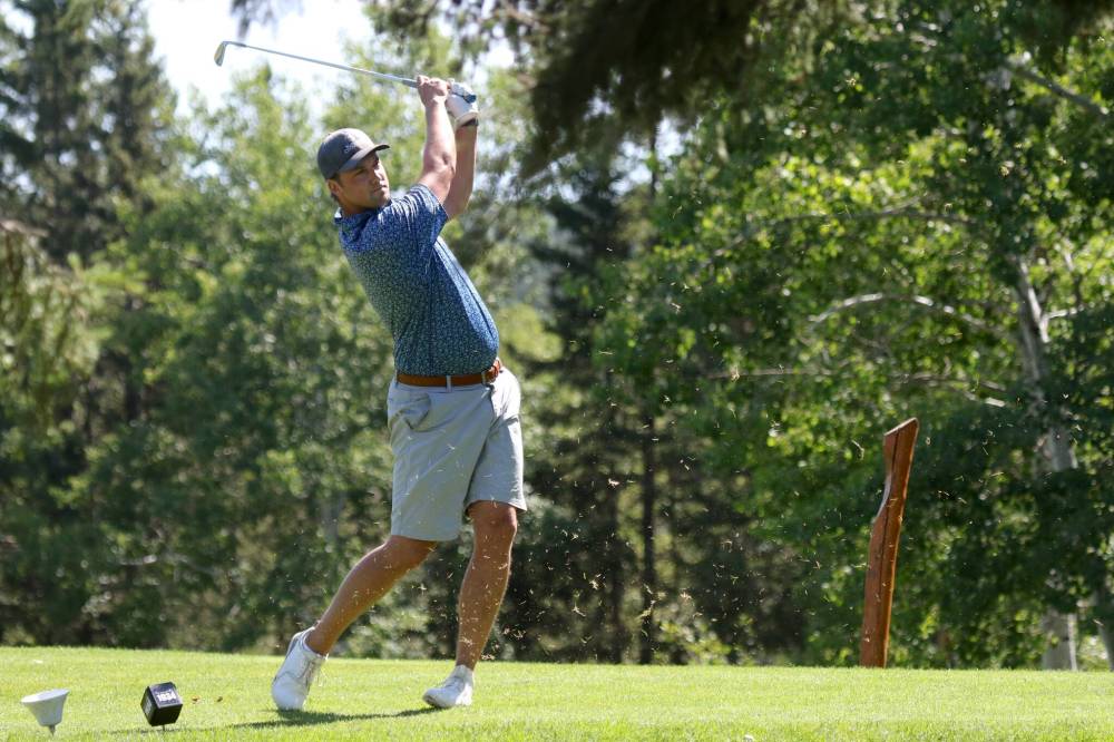 Cal Vanderschuit advanced to the Tamarack golf tournament men's semifinals with a 1-up win over Josh McPhail on Thursday. (Thomas Friesen/The Brandon Sun)