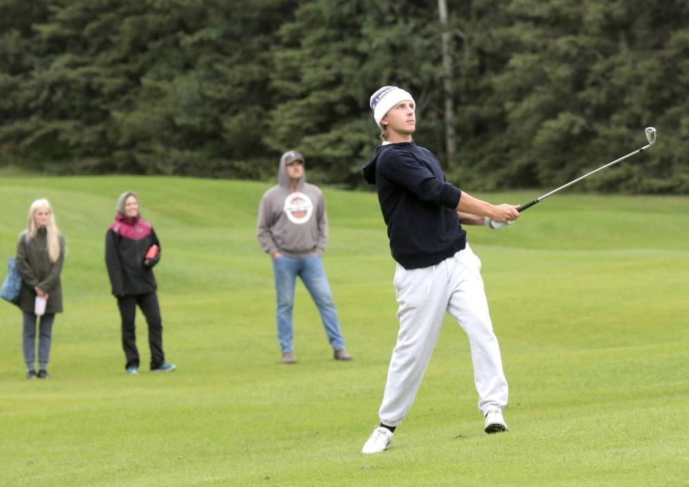 Grady Chuback beat Ross Sheard 2 and 1 in the Tamarack golf tournament men's final on a cool Saturday afternoon. (Thomas Friesen/The Brandon Sun)