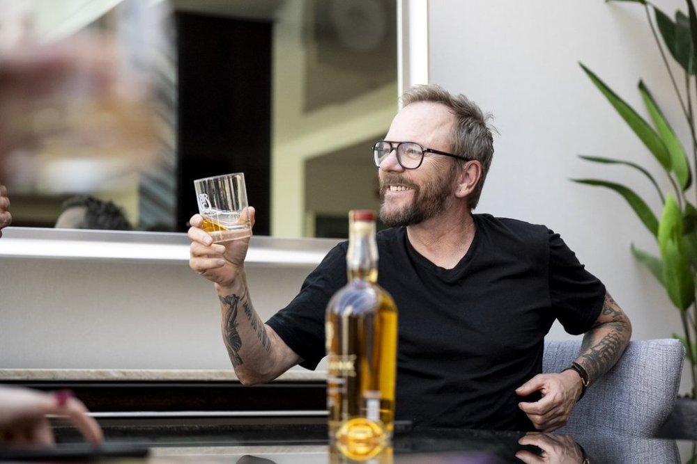 Co-founder of Red Bank Whisky, Kiefer Sutherland takes part in a whisky tasting press event, in Montreal on Thursday, September 4, 2025. THE CANADIAN PRESS/Christopher Katsarov