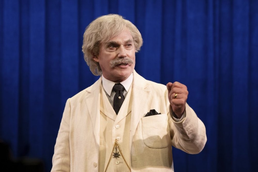 Richard Thomas portrays Mark Twain in the play