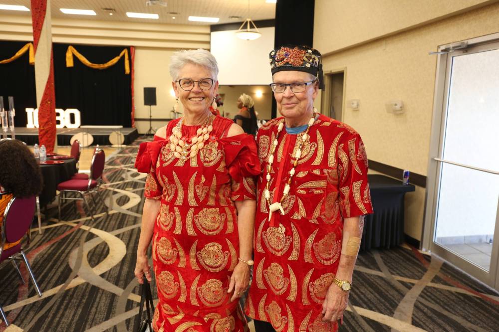 Rhean Bateman and his wife, Valerie, dress in Igbo traditional wear during the festival. (Abiola Odutola/The Brandon Sun)