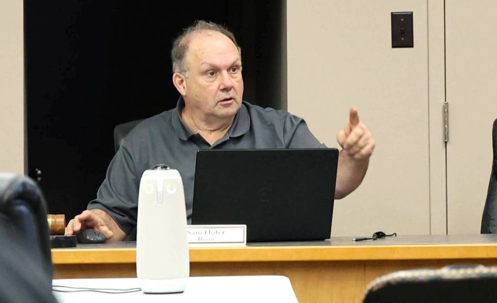 Former RM of Cornwalis reeve Sam Hofer speaks at a special council meeting in January. Hofer resigned from council on April 7. (Connor McDowell/The Brandon Sun files)