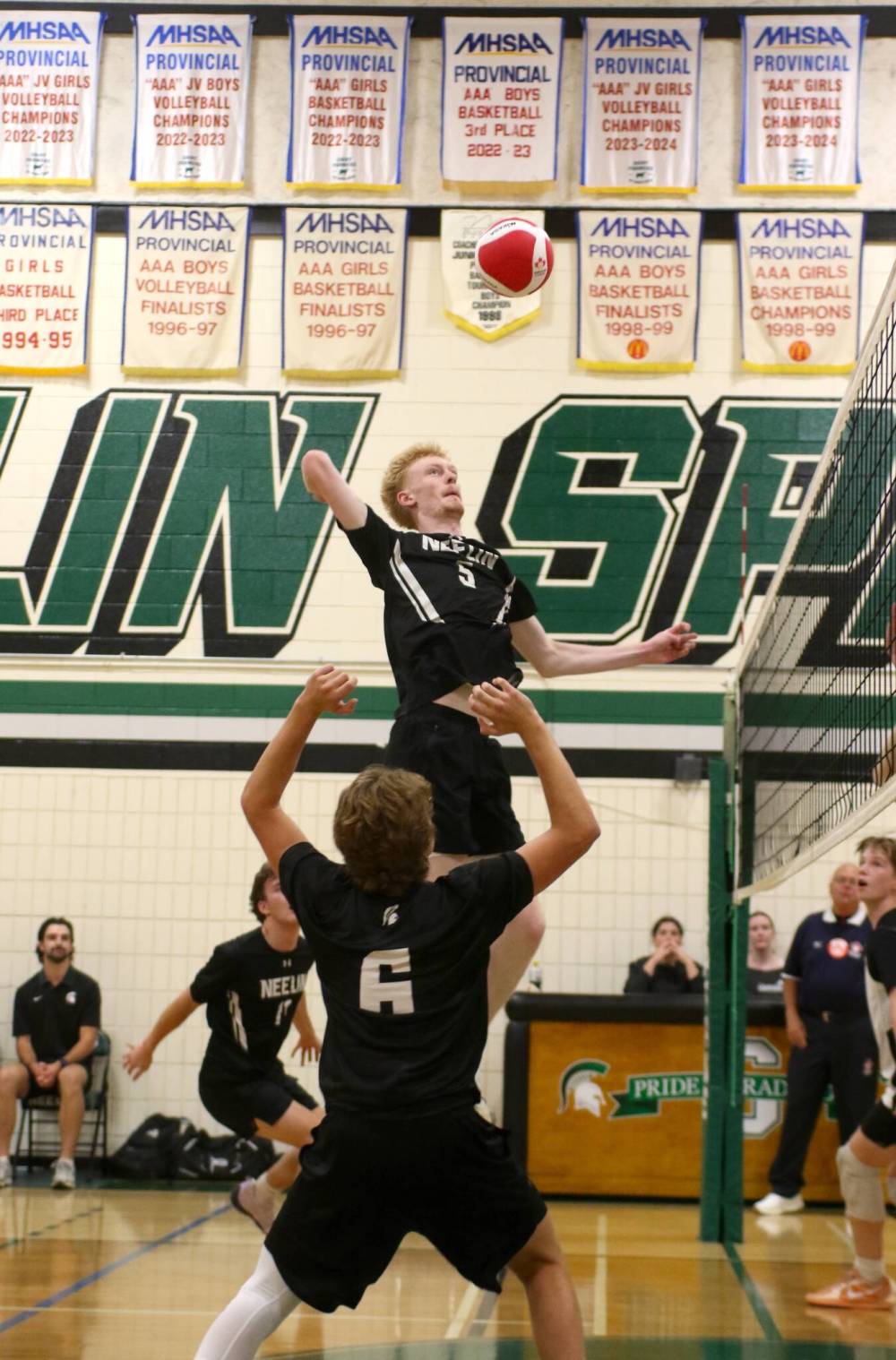 Sam Rempel posted 10 kills in his first-ever match for the Neelin Spartans varsity boys' volleyball team on Wednesday, a 3-1 win over the Vincent Massey Vikings. (Thomas Friesen/The Brandon Sun)