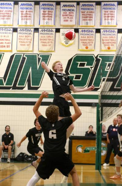 Sam Rempel posted 10 kills in his first-ever match for the Neelin Spartans varsity boys’ volleyball team on Wednesday, a 3-1 win over the Vincent Massey Vikings. (Thomas Friesen/The Brandon Sun)
