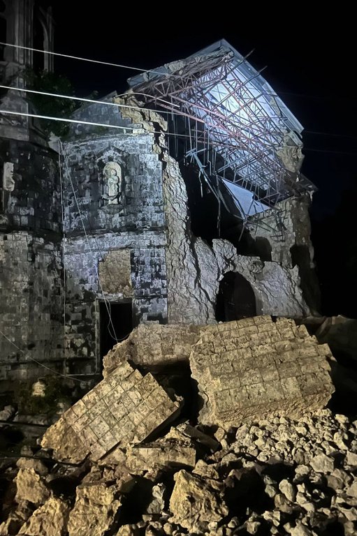 Damage outside the Archdiocesan Shrine of Santa Rosa de Lima in Cebu City is shown on Tuesday, Sept. 30, 2025, after strong offshore earthquake with a preliminary magnitude of 6.9 shook the central Philippines. (Vince Sylvan A. Toring via AP)