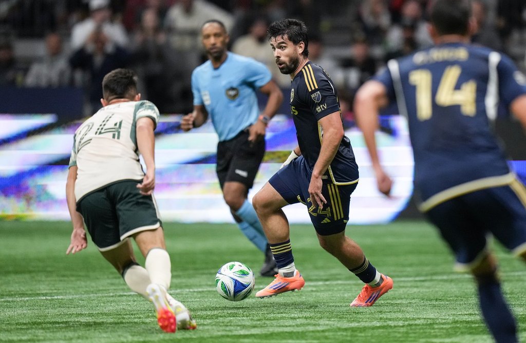 Brian White’s Late Goal Gives Whitecaps a Draw With Portland – Bran...