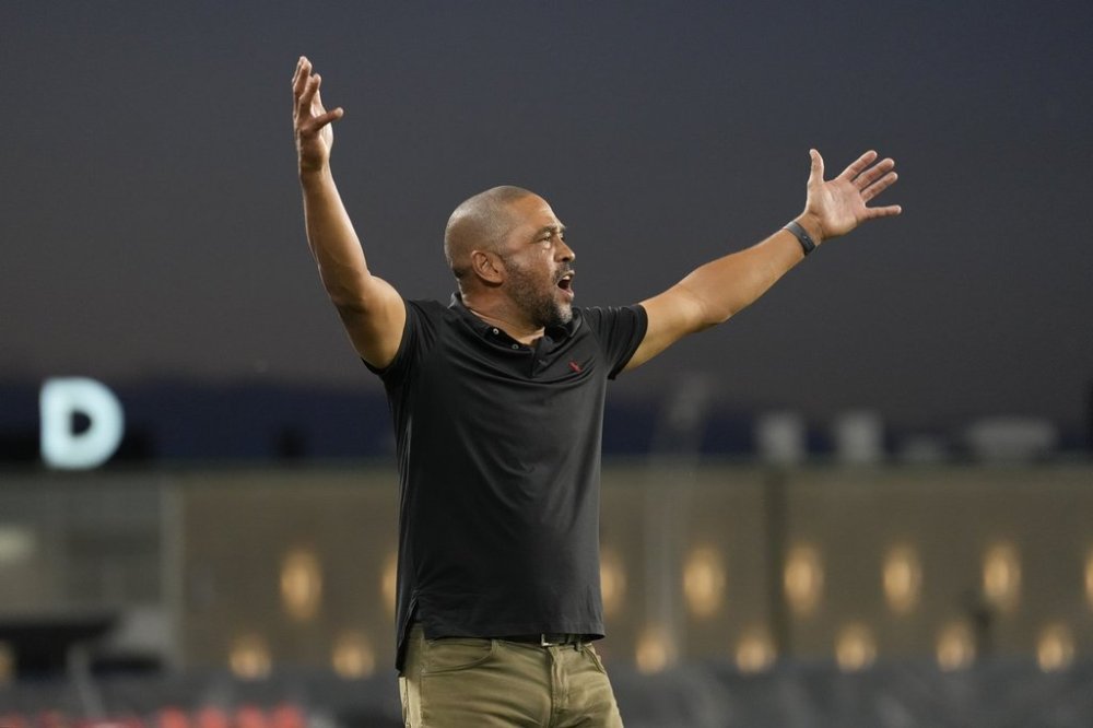 Toronto FC head coach Robin Fraser stands on the touchline during MLS action against the New York Red Bulls, in Toronto, Wednesday, June 25, 2025. THE CANADIAN PRESS/Chris Young
