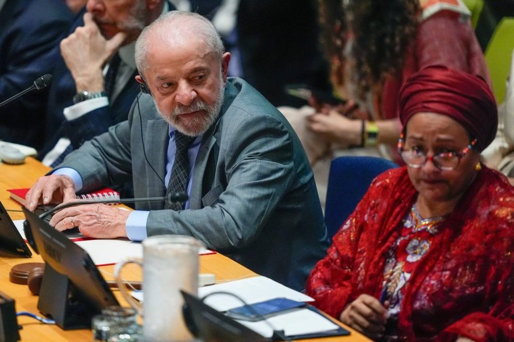 Brazil President Luiz Inácio Lula da Silva, left, attends a climate summit, Wednesday, Sept. 24, 2025, at U.N. headquarters. (AP Photo/Yuki Iwamura)
