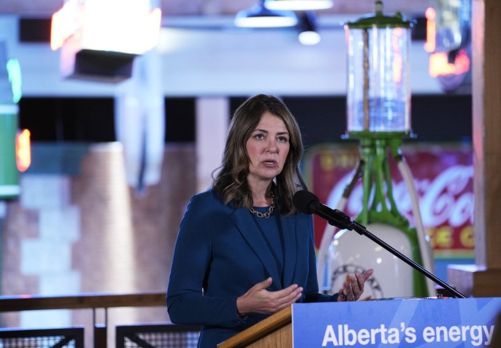 Alberta Premier Danielle Smith announces plans to submit an application for a new oil pipeline to northwestern British Columbia, in Calgary, on Wednesday, Oct. 1, 2025. THE CANADIAN PRESS/Todd Korol