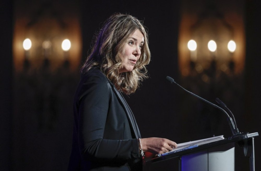 Alberta Premier Danielle Smith addresses the Global Business Forum in Banff, Alta., on Thursday, Sept. 25, 2025. THE CANADIAN PRESS/Jeff McIntosh