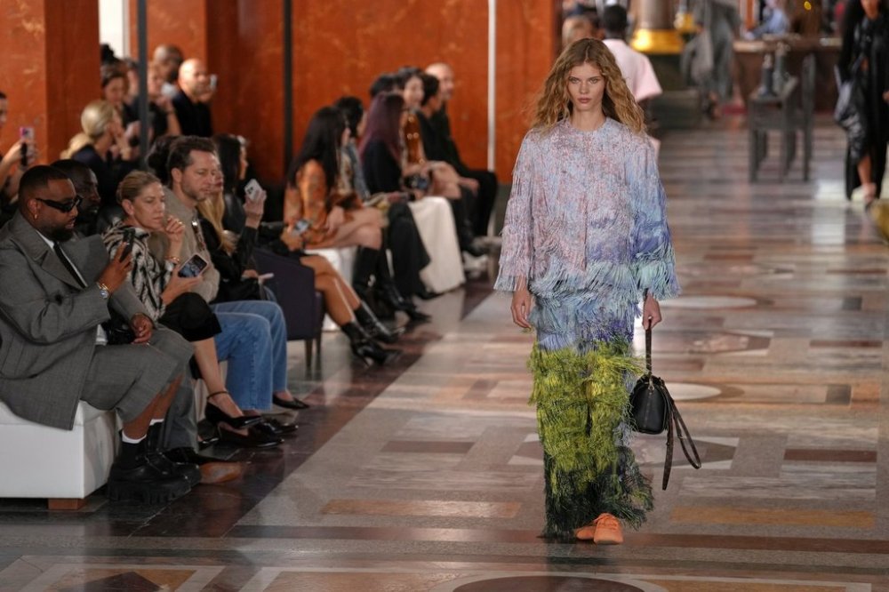 A model wears a creation as part of the Louis Vuitton Spring/Summer 2026 collection presented in Paris, Tuesday, Sept. 30, 2025. (AP Photo/Aurelien Morissard)