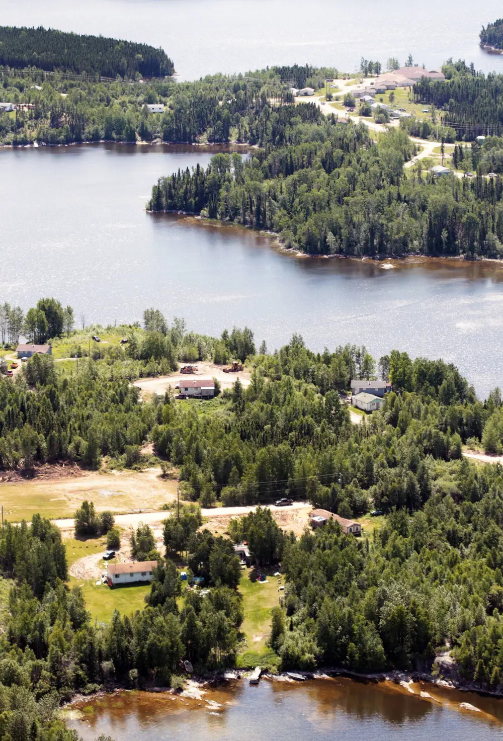 JOE BRYKSA / FREE PRESS FILES
An aerial view of St. Theresa Point First Nation, about 500 kilometres north of Winnipeg.