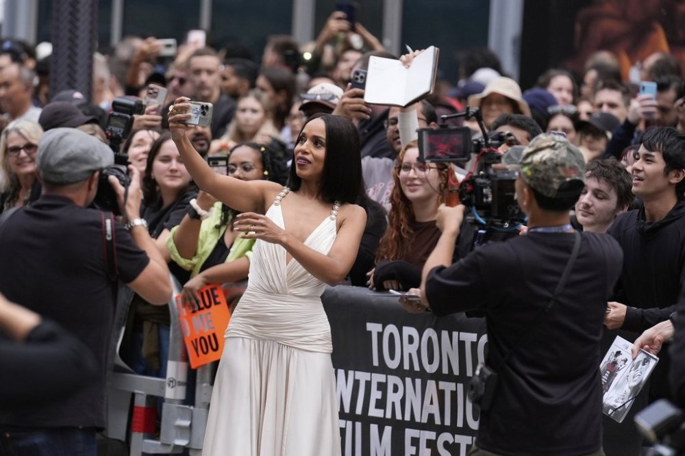 Kerry Washington attends the premiere of
