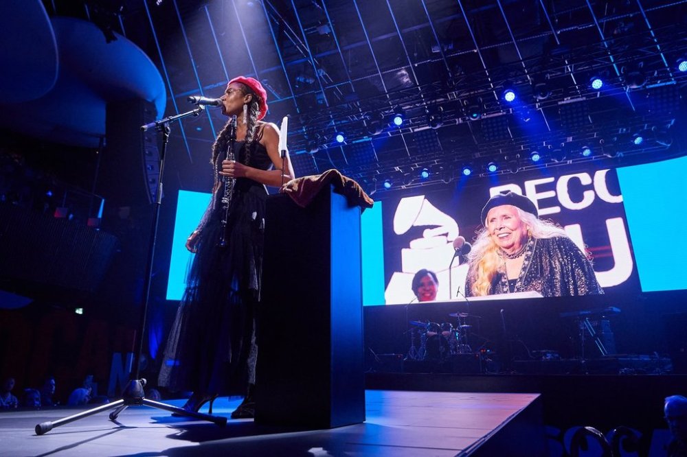 Singer-songwriter Allison Russell performs in honour of Joni Mitchell, who won the cultural impact award at the 2025 SOCAN awards in Toronto, on Monday, Sept. 29, 2025. THE CANADIAN PRESS/Sammy Kogan