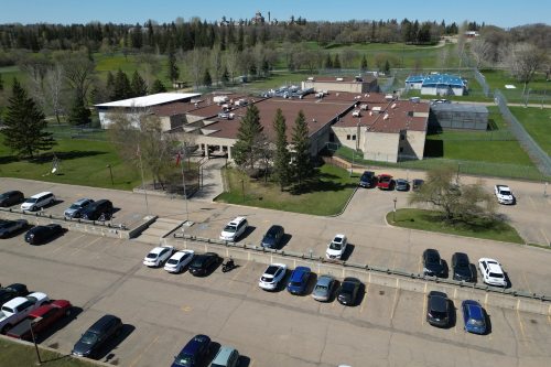 The Brandon Correctional Centre on Veterans Way. There's no point in throwing money at hiring more guards unless something is done to adress the underlying reasons for crowding. (Tim Smith/The Brandon Sun files)