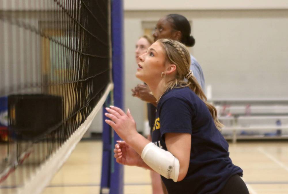 Brynn Wildeboer has impressed coach Kailan Robinson in her first month with the Brandon University women’s volleyball team. (Thomas Friesen/The Brandon Sun)