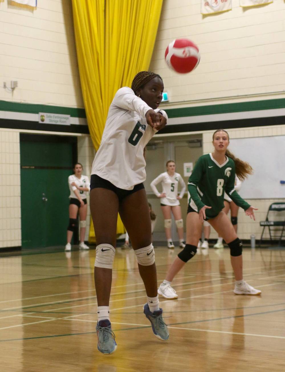 Neelin Spartans Praise Samson passes the ball during JV girls’ volleyball action against Vincent Massey on Tuesday. (Thomas Friesen/The Brandon Sun)