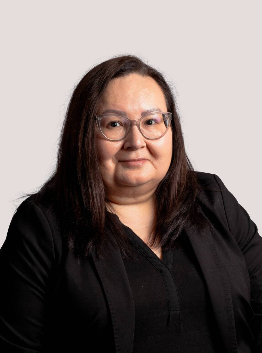 LEFT: Stacey Soldier, president of the Manitoba Bar Association, said politicians commenting on cases that are still before the courts could ultimately affect the fairness of a trial. (File) RIGHT: Premier Wab Kinew told the legislature Tuesday that judges need to keep public perception in mind. (The Canadian Press files)
