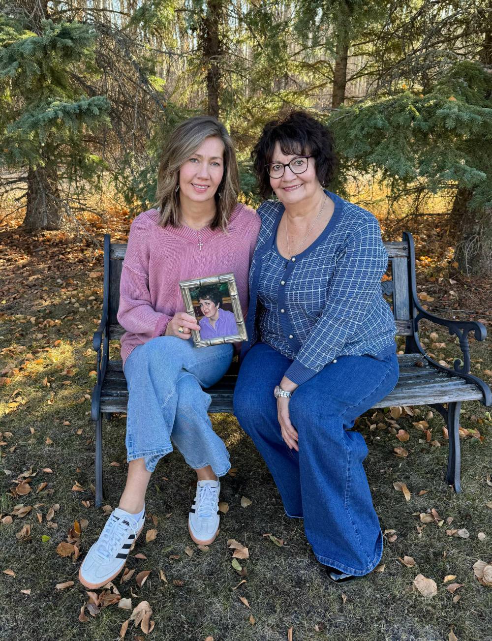 Beverley Rowbotham’s niece, Melanie Larocque (left) and sister, Barb Kilpatrick, have not lost hope that one day there will be justice and closure for their loved one, who was found murdered in Selkirk on Oct. 25, 2000. (Natalie Larsen)