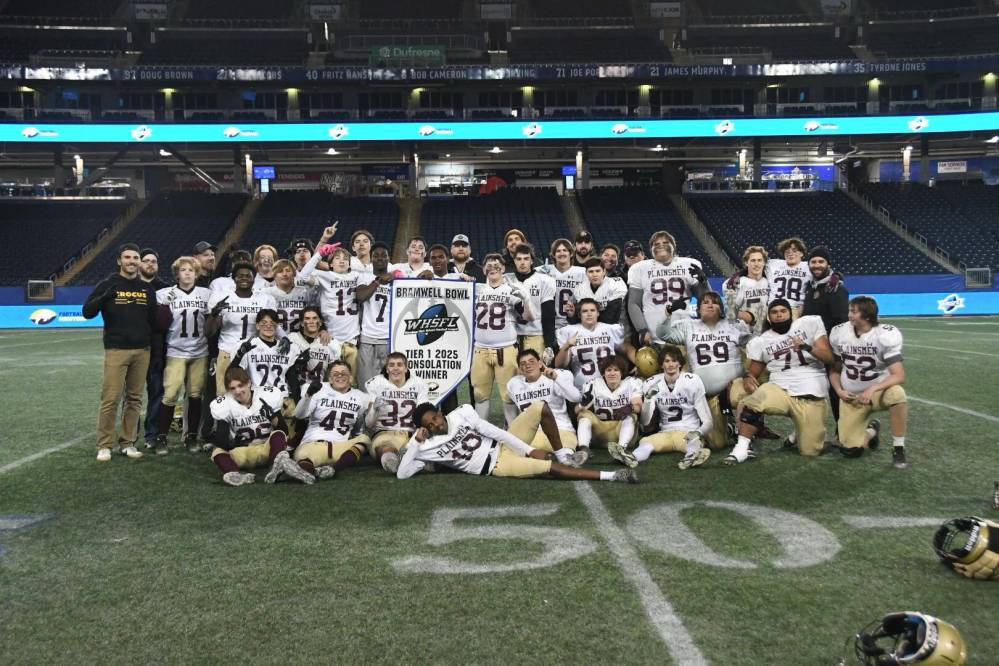 The Crocus Plainsmen defeated the Kelvin Clippers 30-12 in the WHSFL’s Bramwell Bowl at Princess Auto Stadium on Wednesday night. (Photo courtesy Peyton Van Damme)