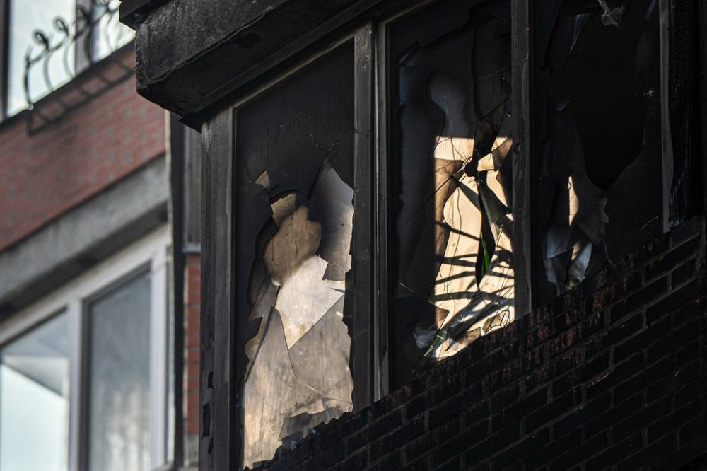 An apartment building damaged in Russian attacks, Wednesday, Oct. 22, 2025, in Kyiv, Ukraine. (AP Photo/Julia Demaree Nikhinson)