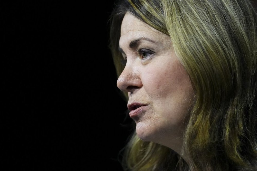 Alberta Premier Danielle Smith holds a press conference on Parliament Hill in Ottawa on Tuesday, Oct. 7, 2025. THE CANADIAN PRESS/Sean Kilpatrick