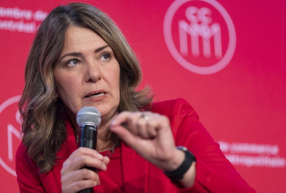 Alberta Premier Danielle Smith speaks at the Chamber of Commerce of Metropolitan Montreal in Montreal on Monday, Oct. 6, 2025. THE CANADIAN PRESS/Christinne Muschi