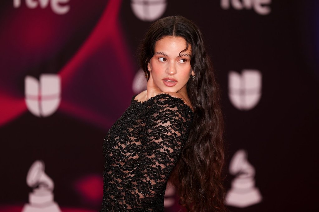 Pandemonium at pop star Rosalía’s flash mob prompts criticism from Madrid’s mayor