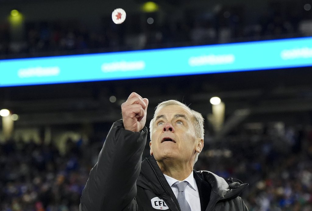 Prime Minister Mark Carney met with cheers and boos at 112th Grey Cup game
