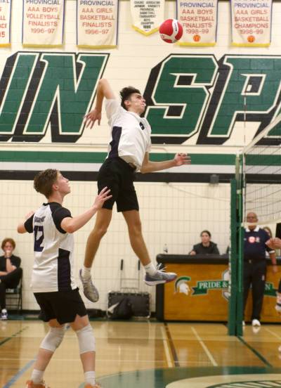 Nikos Tellidis (6) and the Vincent Massey Vikings host the River East Kodiaks in the first round of AAAA varsity boys’ volleyball provincials today at 1 p.m. (Thomas Friesen/The Brandon Sun)